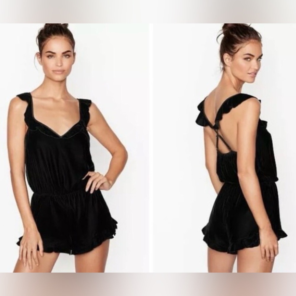 Victoria’s Secret Black Velvet Flirty Ruffle Romper Size Small